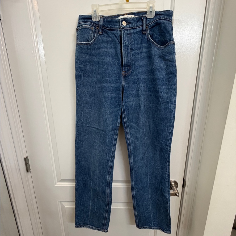 Abercrombie & Fitch 90s Straight Ultra High Rise Jean in Medium Wash